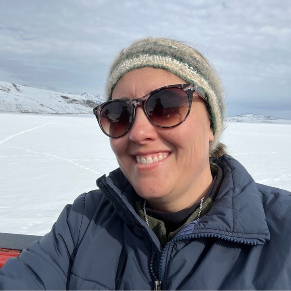 Meet your Posher, Jennifer - Picture 2 of 2